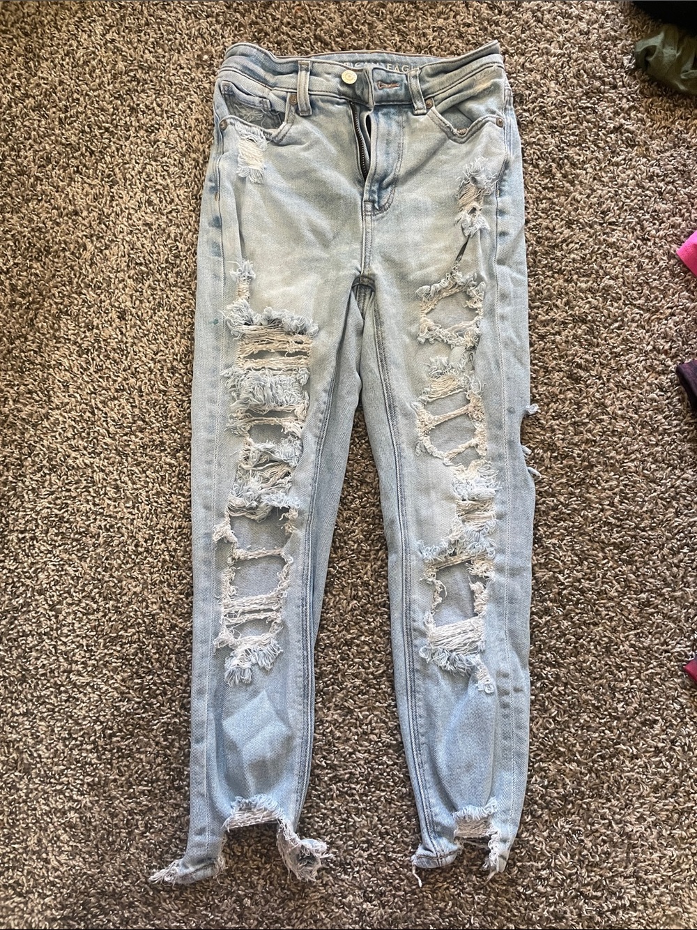 American Eagle Outfitters Light Wash Ripped Distressed Skinny Jeans